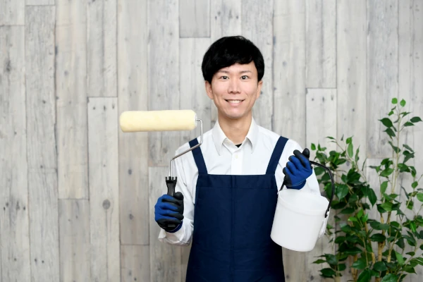 alt=”塗装職の外国人技能実習生”
